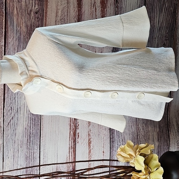 NWT FRENCH KYSS WHITE 3/4 SPLIT SLEEVE HIGH NECK BUTTON-UP TOP TUNIC - Picture 1 of 15